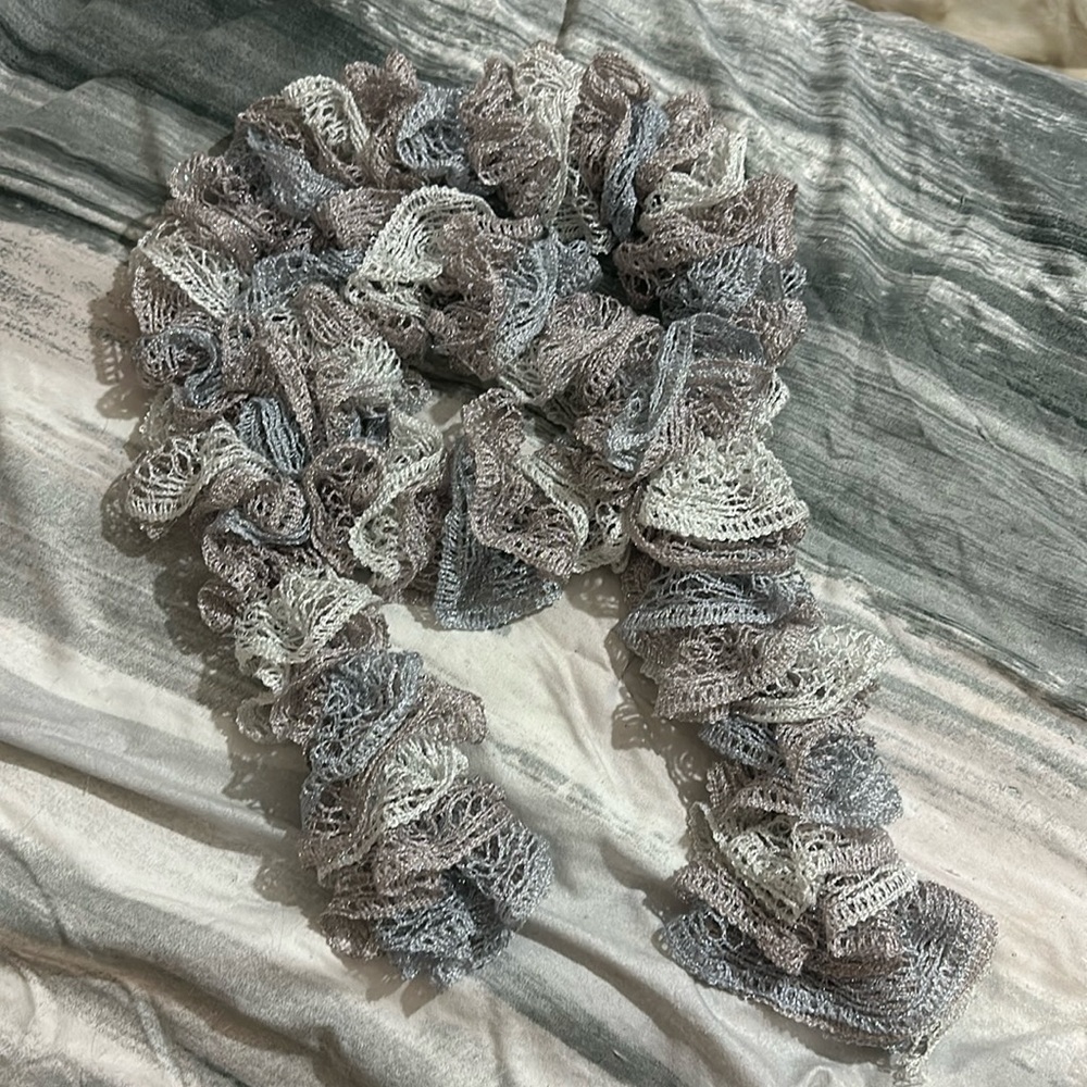 Knit lace ruffled scarf gray mauve white sparkle handmade 💜💜